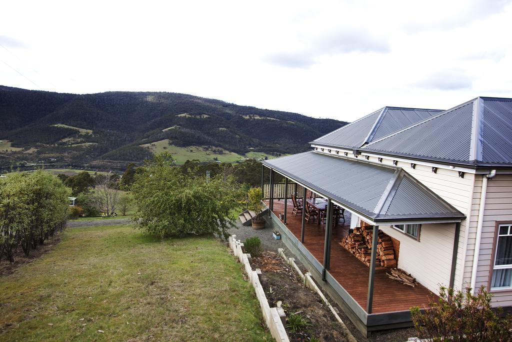 House On The Hill Bed And Breakfast Huonville Esterno foto