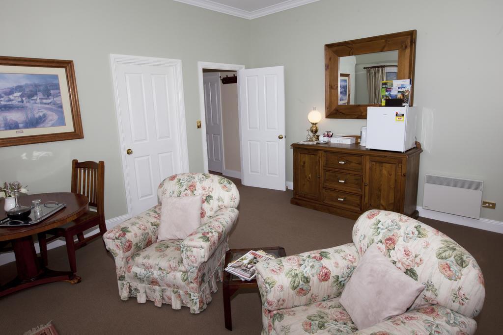 House On The Hill Bed And Breakfast Huonville Esterno foto